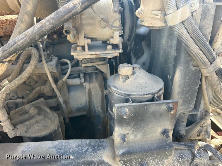 image for item DS0859 1985 Mack DM685S truck cab and chassis