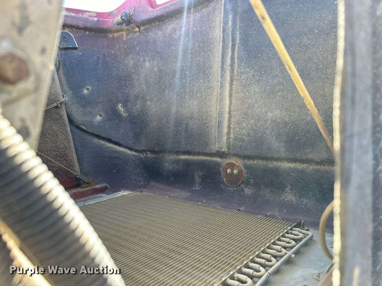 image for item DS0859 1985 Mack DM685S truck cab and chassis