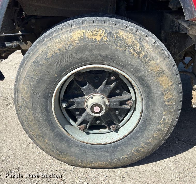 image for item DS0859 1985 Mack DM685S truck cab and chassis