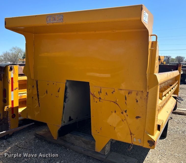 image for item DS0861 Heil dump bed