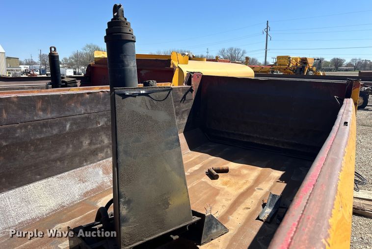 image for item DS0861 Heil dump bed