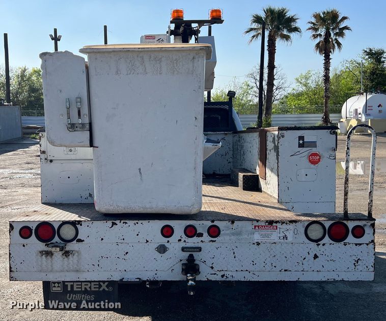 image for item DS2931 2016 Ford F550 bucket truck