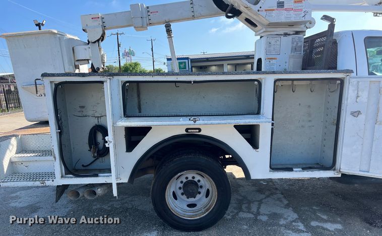 image for item DS2931 2016 Ford F550 bucket truck