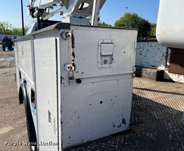 image for item DS2931 2016 Ford F550 bucket truck