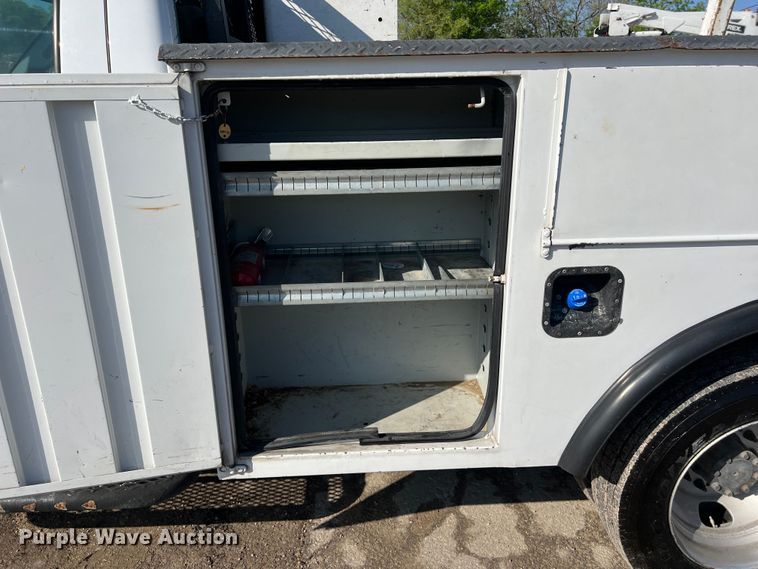 image for item DS2931 2016 Ford F550 bucket truck