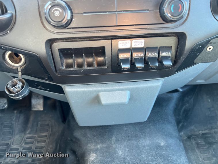 image for item DS2931 2016 Ford F550 bucket truck