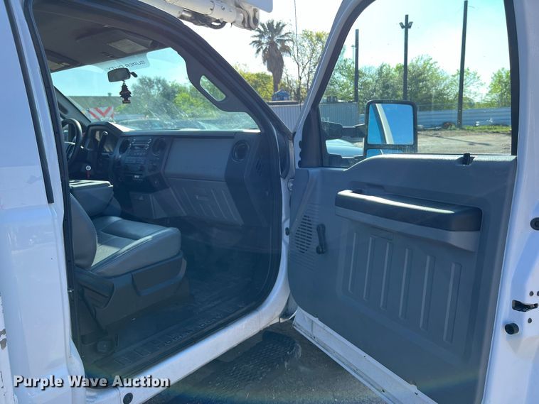 image for item DS2931 2016 Ford F550 bucket truck