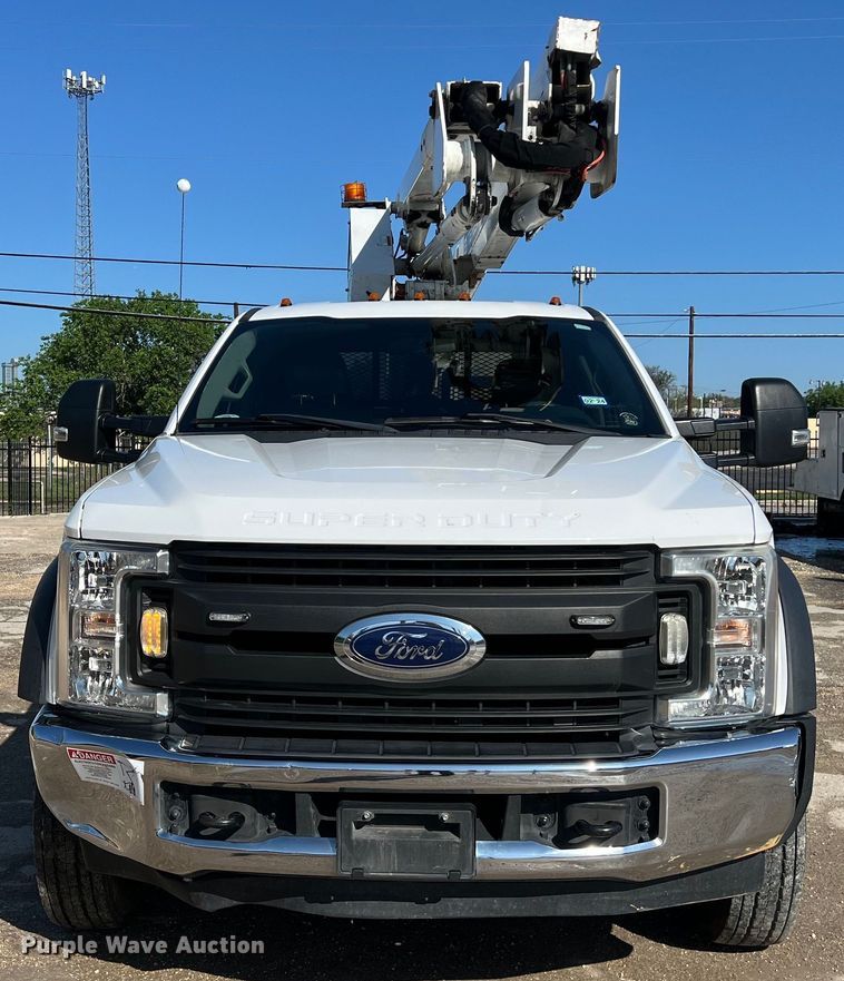 image for item DS2932 2018 Ford F550 bucket truck