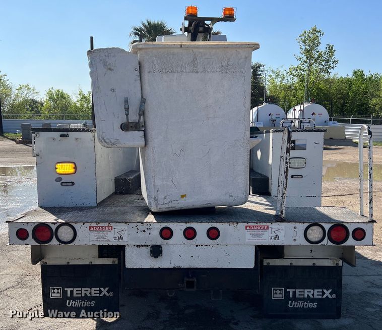 image for item DS2932 2018 Ford F550 bucket truck