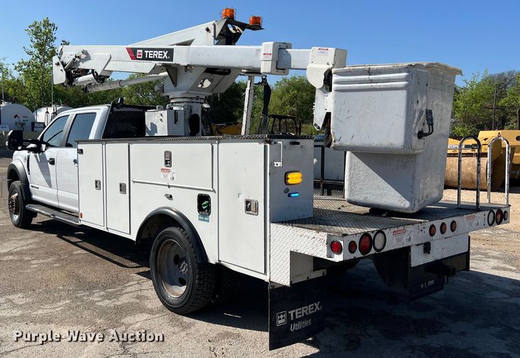 image for item DS2932 2018 Ford F550 bucket truck