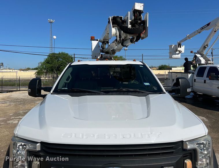 image for item DS2932 2018 Ford F550 bucket truck