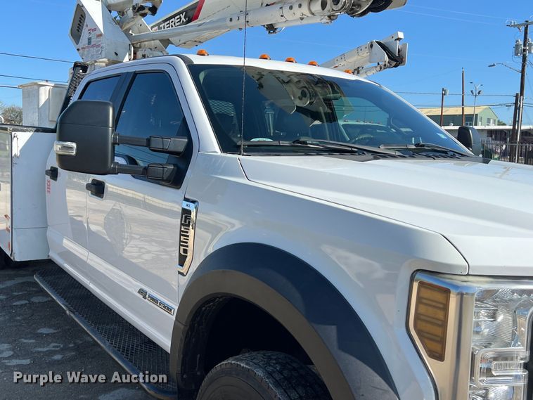 image for item DS2932 2018 Ford F550 bucket truck