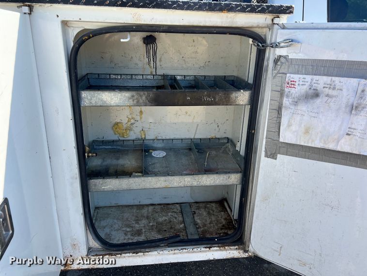 image for item DS2932 2018 Ford F550 bucket truck