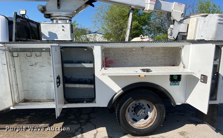 image for item DS2932 2018 Ford F550 bucket truck