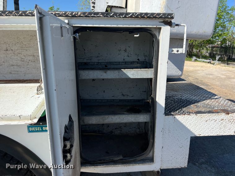 image for item DS2932 2018 Ford F550 bucket truck