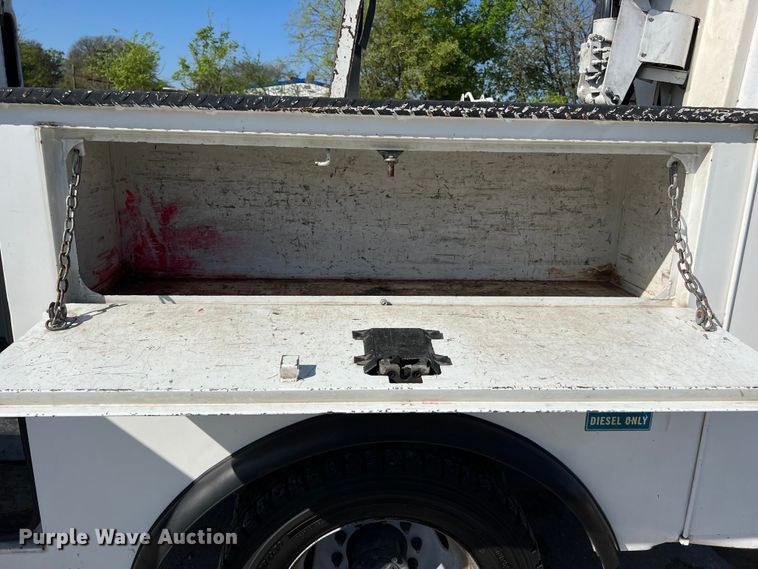 image for item DS2932 2018 Ford F550 bucket truck