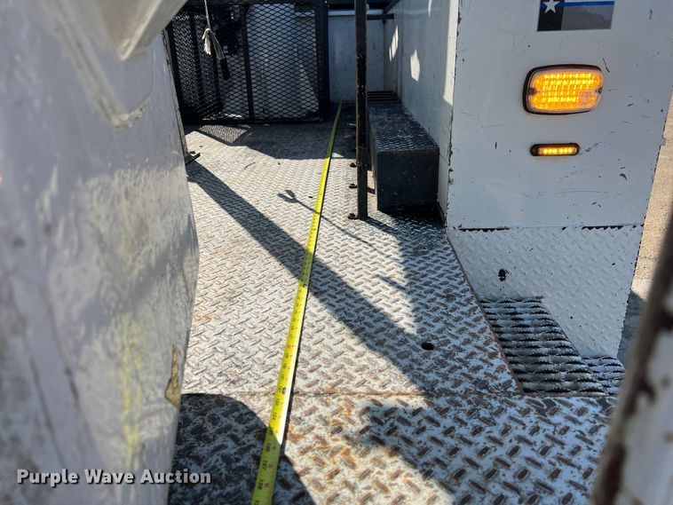 image for item DS2932 2018 Ford F550 bucket truck