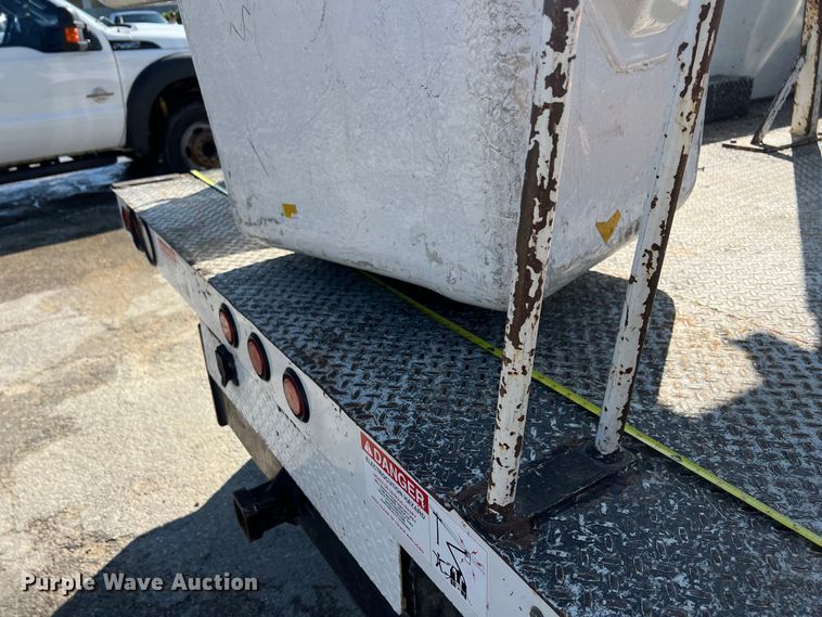 image for item DS2932 2018 Ford F550 bucket truck