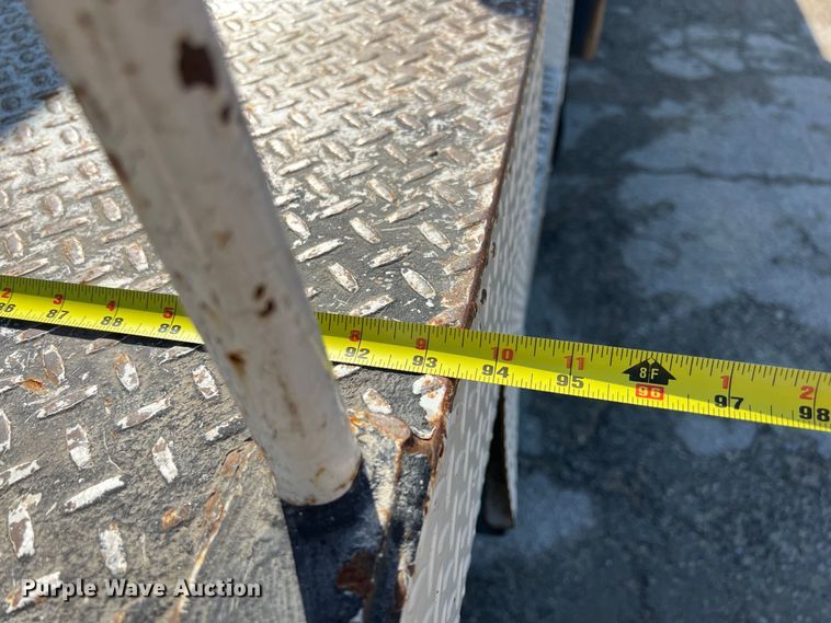 image for item DS2932 2018 Ford F550 bucket truck