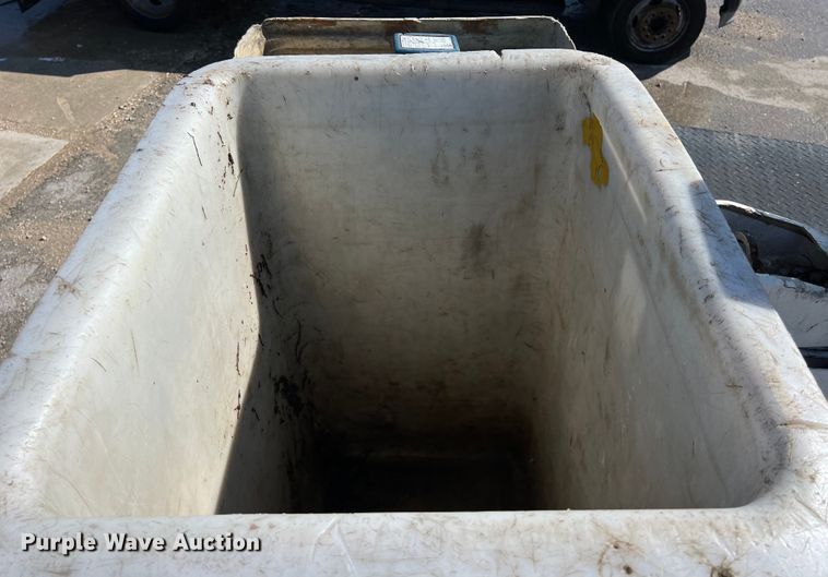 image for item DS2932 2018 Ford F550 bucket truck