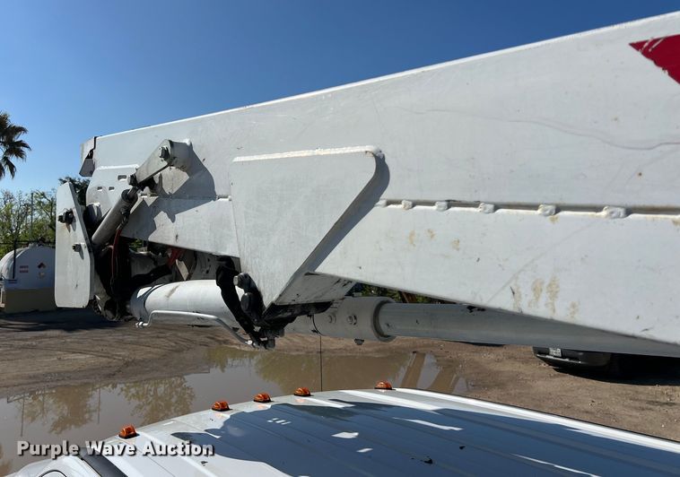 image for item DS2932 2018 Ford F550 bucket truck