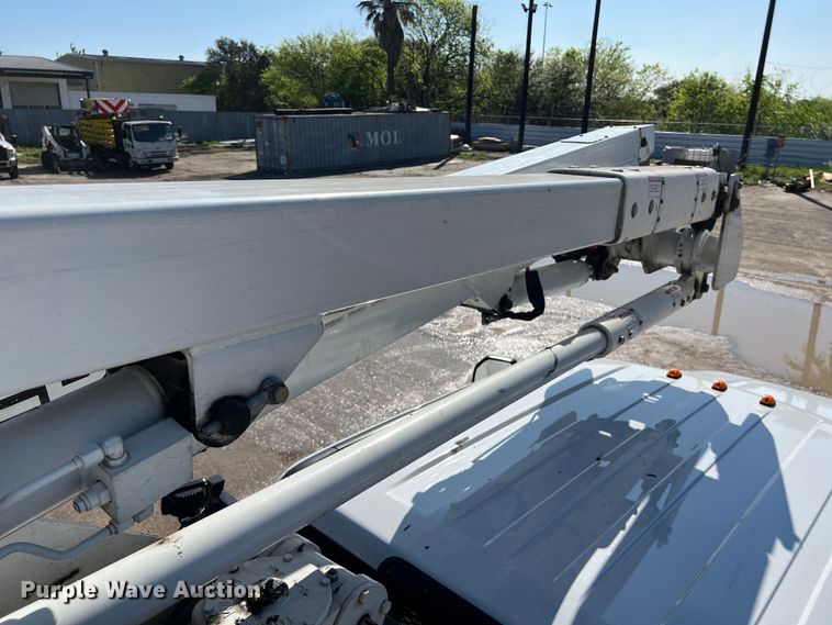 image for item DS2932 2018 Ford F550 bucket truck