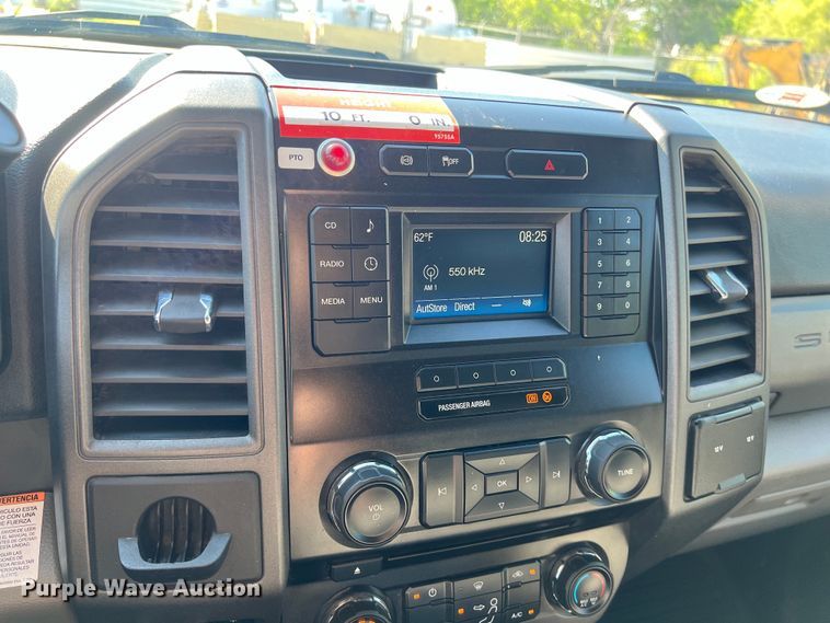 image for item DS2932 2018 Ford F550 bucket truck