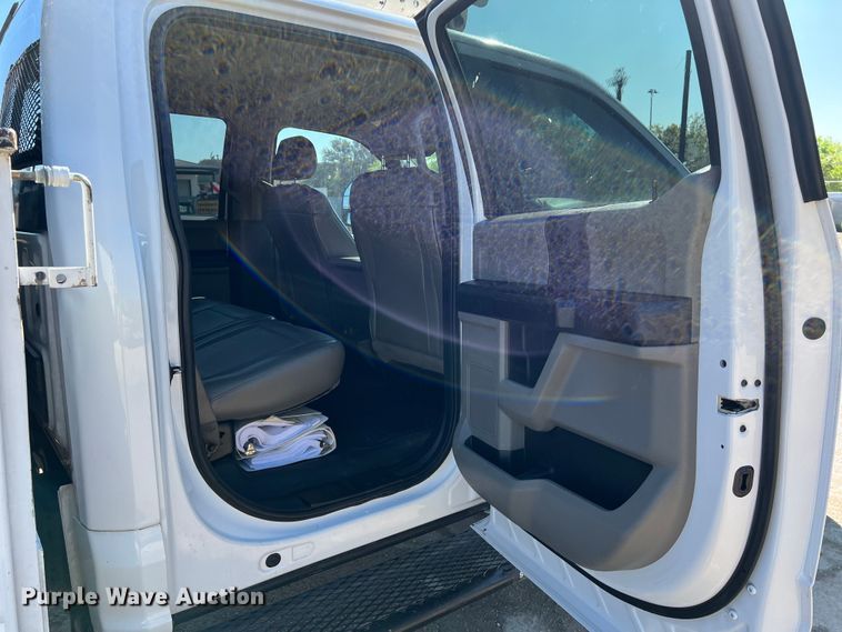 image for item DS2932 2018 Ford F550 bucket truck