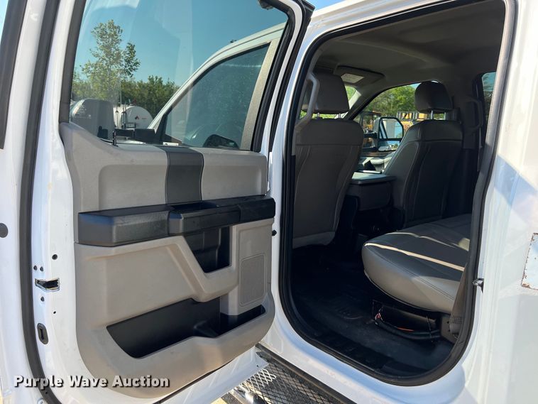 image for item DS2932 2018 Ford F550 bucket truck