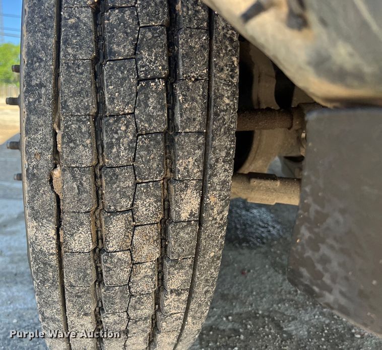 image for item DS2932 2018 Ford F550 bucket truck