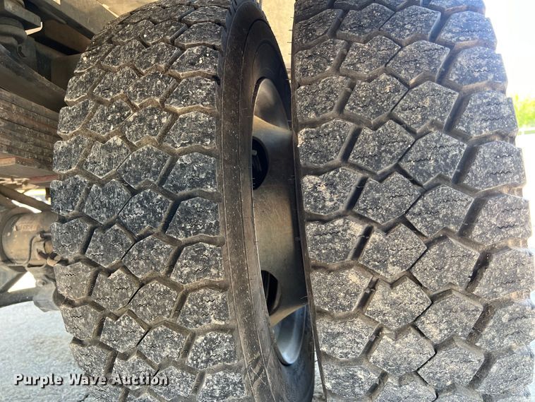 image for item DS2932 2018 Ford F550 bucket truck