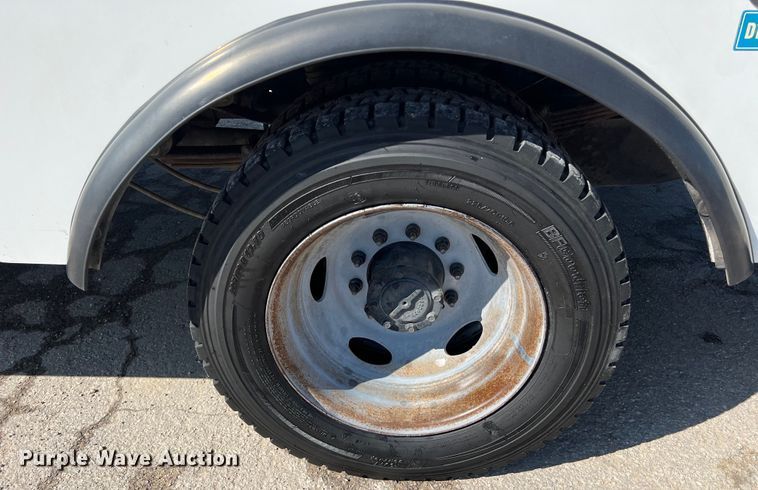 image for item DS2932 2018 Ford F550 bucket truck