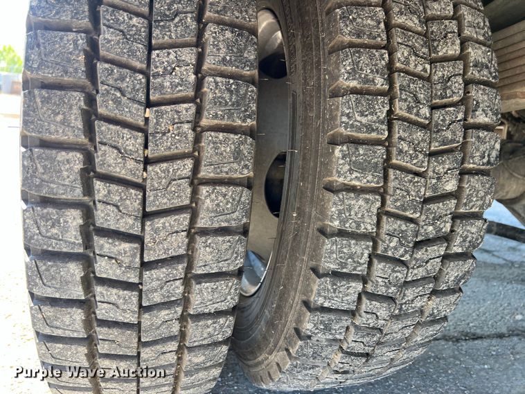 image for item DS2932 2018 Ford F550 bucket truck