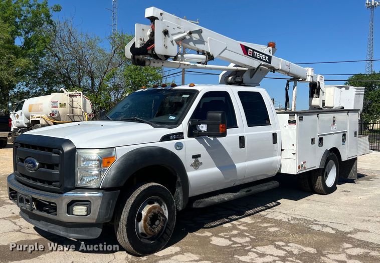 image for item DS2933 2016 Ford F550 bucket truck