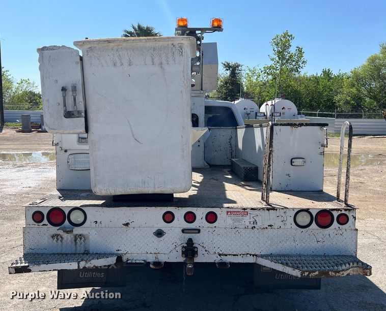 image for item DS2933 2016 Ford F550 bucket truck