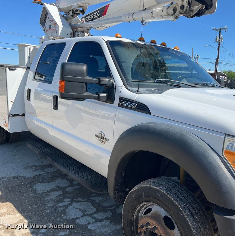 image for item DS2933 2016 Ford F550 bucket truck