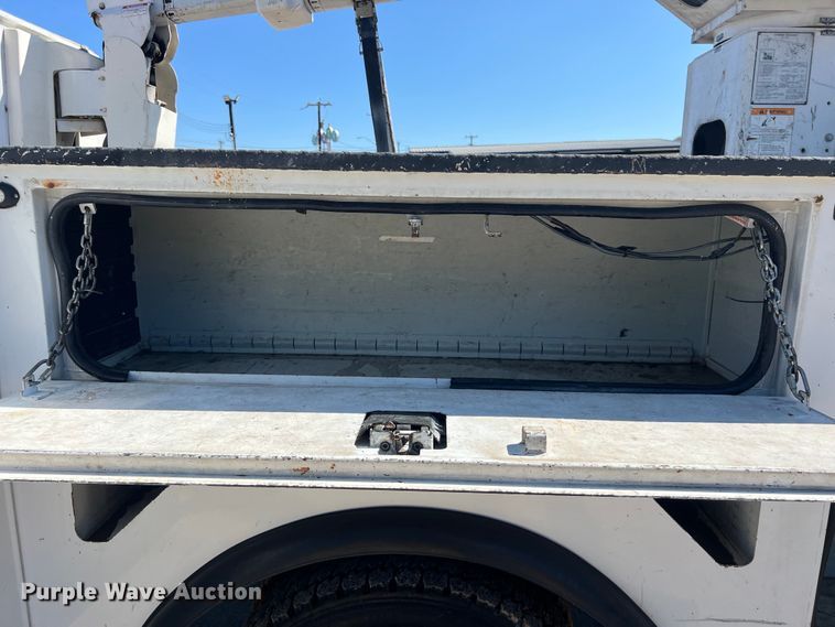 image for item DS2933 2016 Ford F550 bucket truck