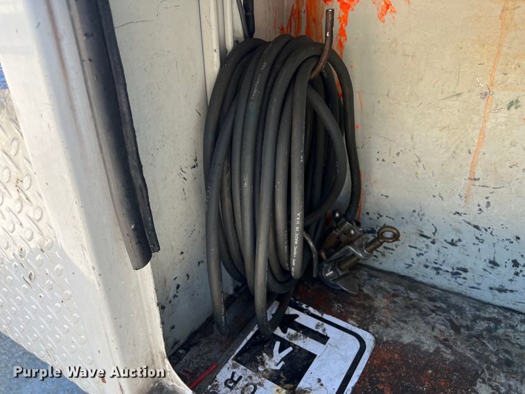 image for item DS2933 2016 Ford F550 bucket truck