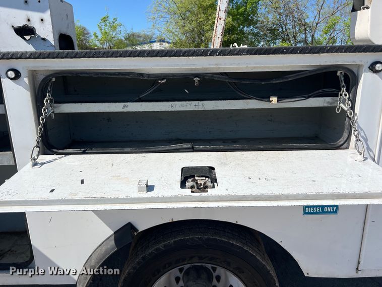 image for item DS2933 2016 Ford F550 bucket truck