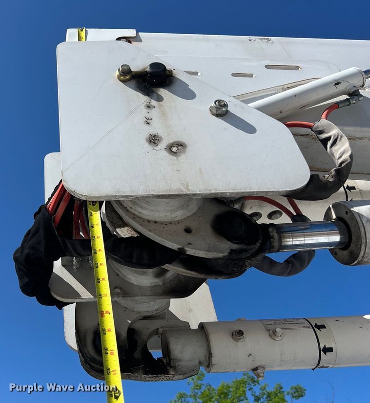 image for item DS2933 2016 Ford F550 bucket truck