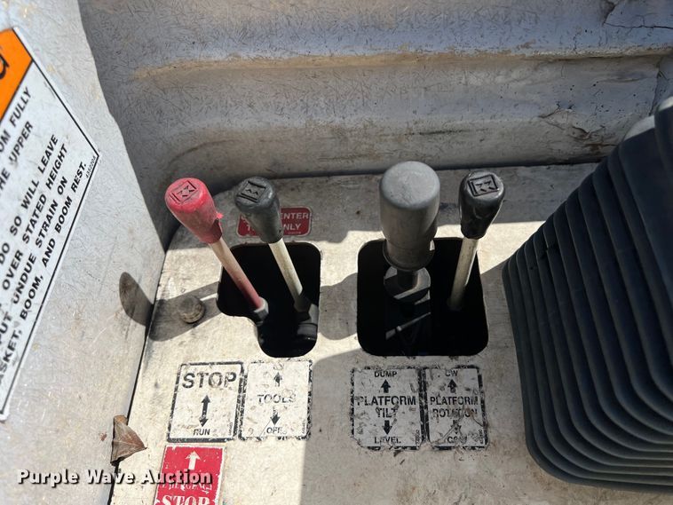 image for item DS2933 2016 Ford F550 bucket truck