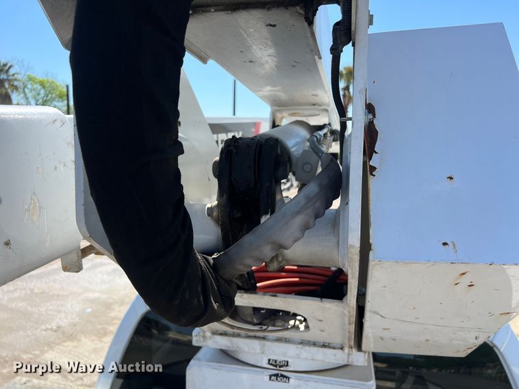 image for item DS2933 2016 Ford F550 bucket truck