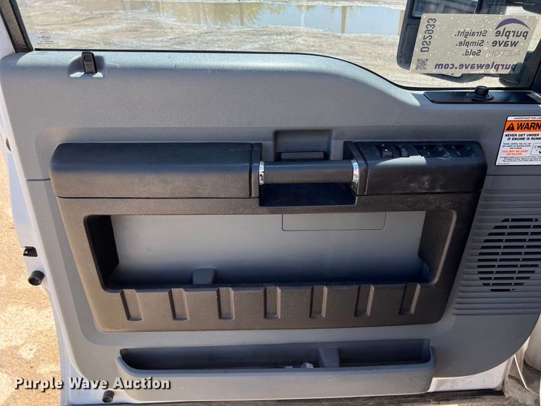 image for item DS2933 2016 Ford F550 bucket truck