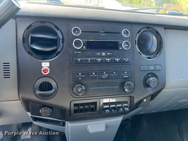 image for item DS2933 2016 Ford F550 bucket truck