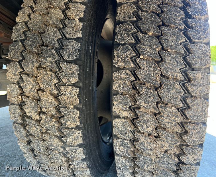 image for item DS2933 2016 Ford F550 bucket truck