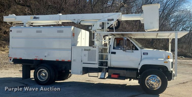 image for item DS7249 2002 GMC C7500 