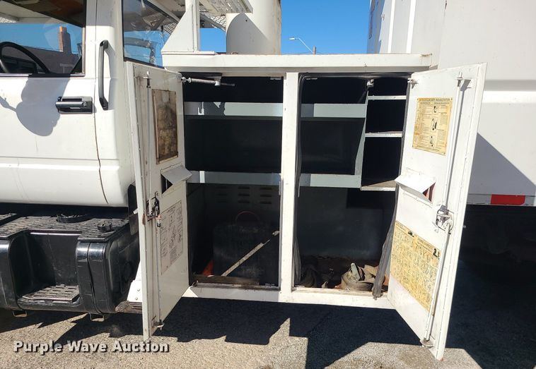 image for item DS7249 2002 GMC C7500 