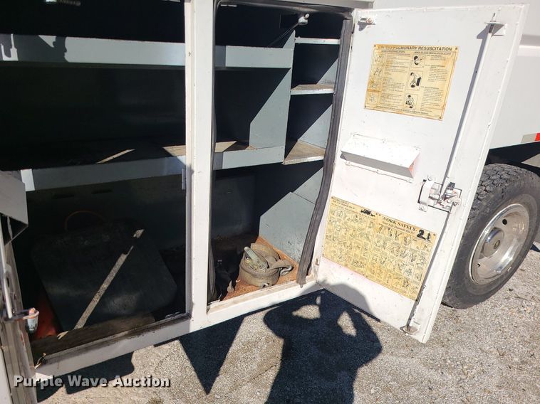 image for item DS7249 2002 GMC C7500 