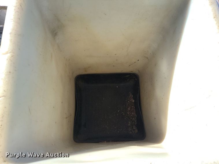 image for item DS7249 2002 GMC C7500 