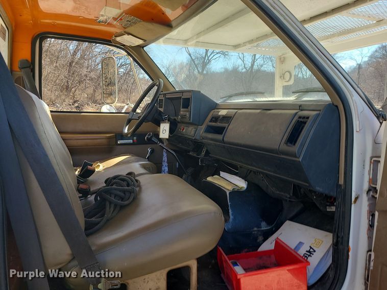 image for item DS7249 2002 GMC C7500 